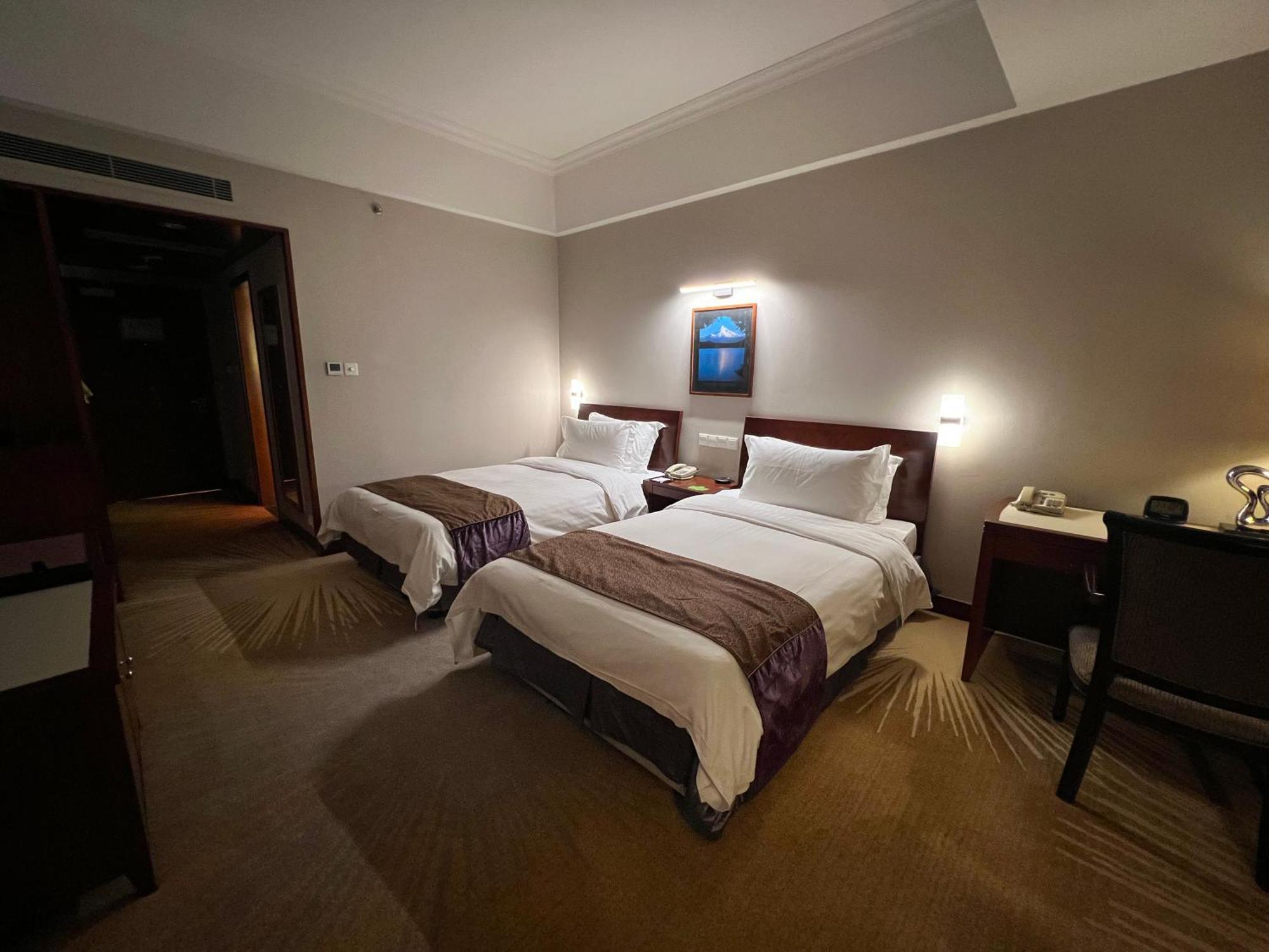 Baolong Hotel Shanghai Bagian luar foto