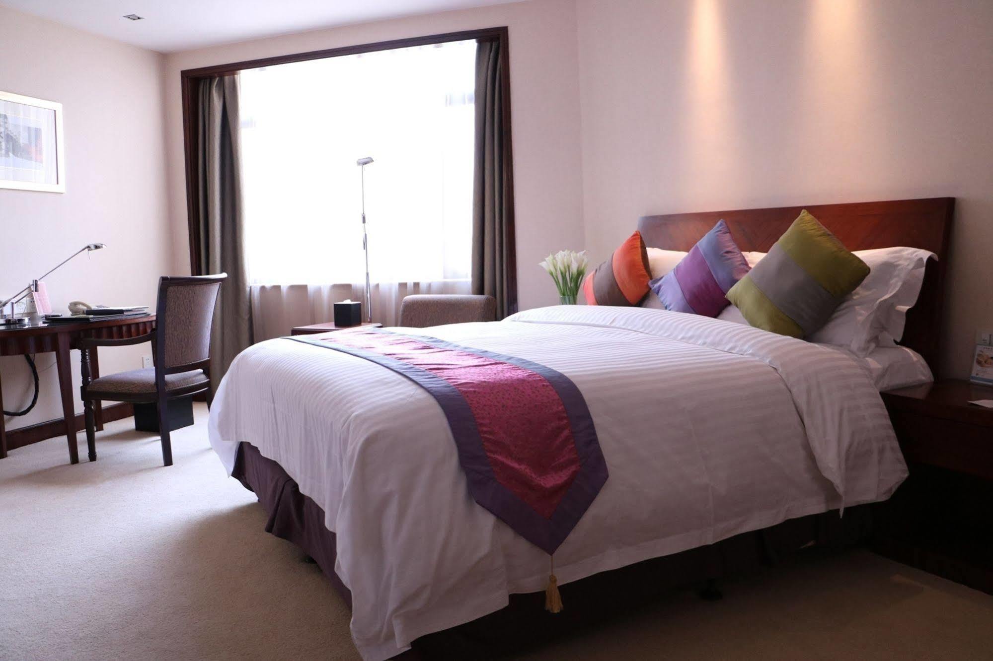 Baolong Hotel Shanghai Bagian luar foto